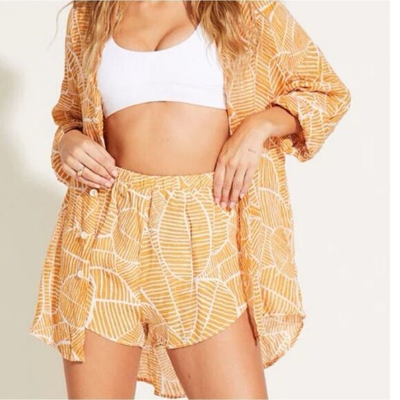 Vitamin A 100% Linen Palm Shorts Size Large - Picture 4 of 5